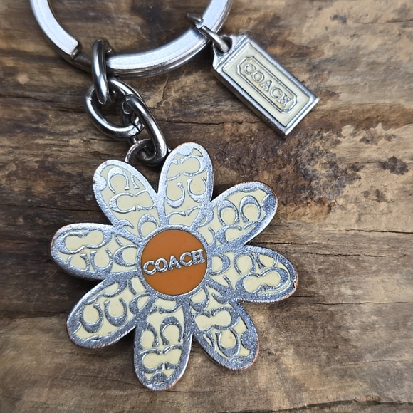 Coach Cream And Orange Daisy Key Chain Fob - Picture 3 of 8